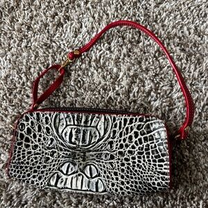 Chic Red and Black Croc-Embossed Nash  colori wristlet wallet easllet m
